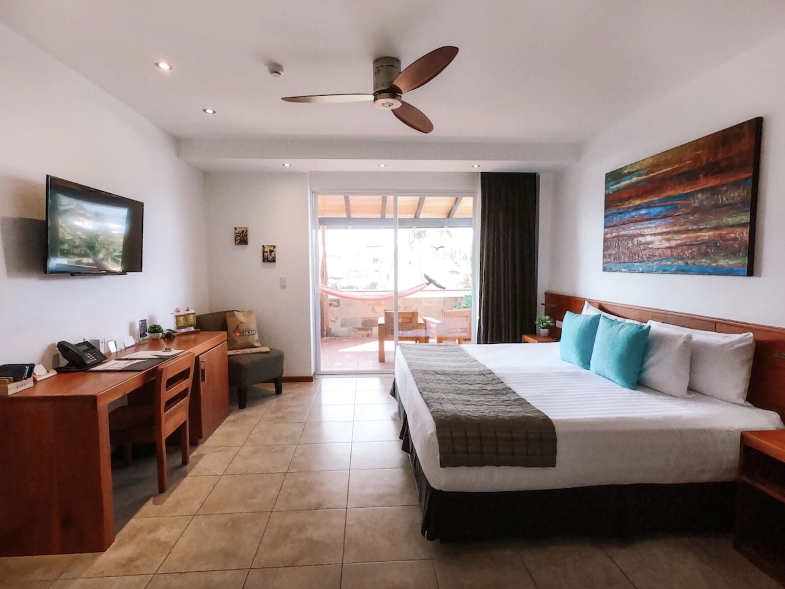 Hotel-Cucuve-Galapagos-Islands-room