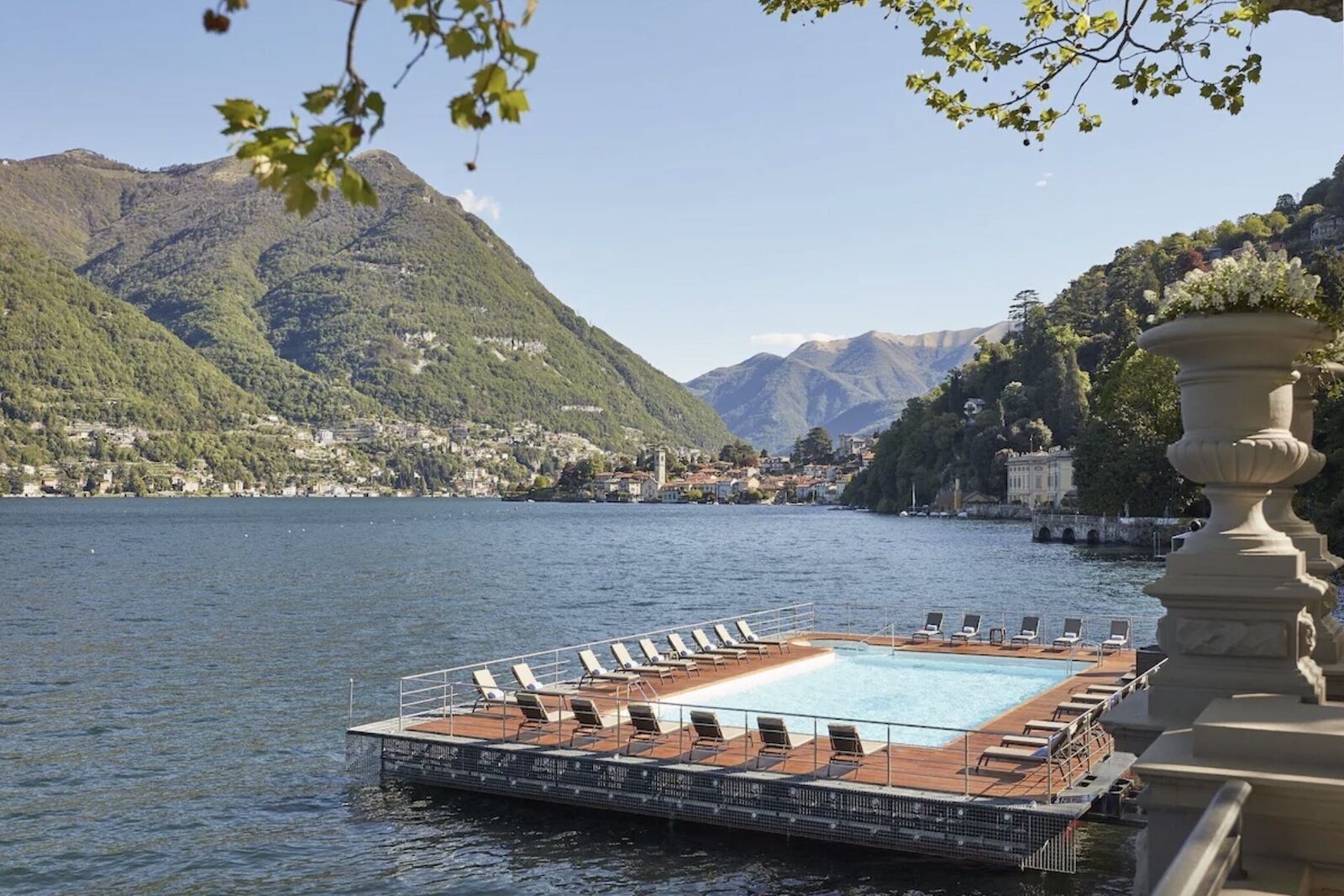 Mandarin-Oriental-Lago-di-Como-Floating-pool