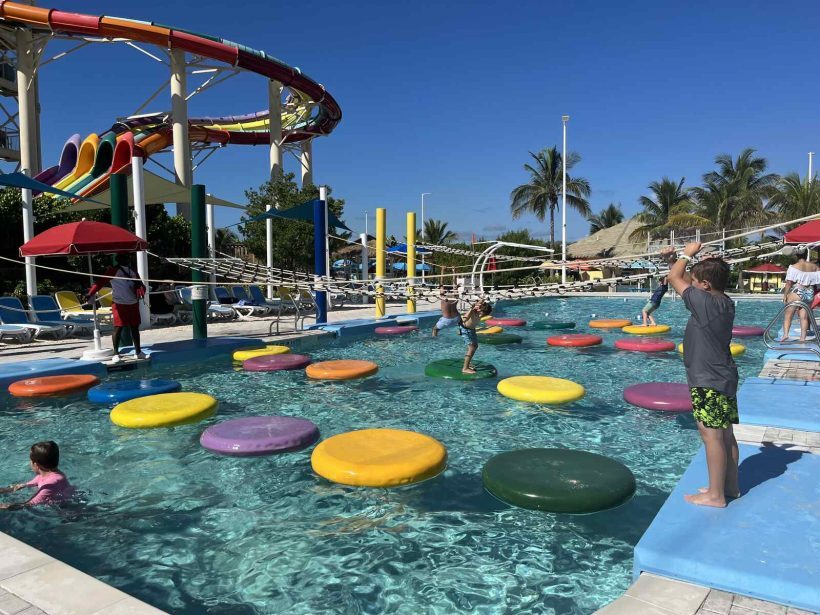 como-e-cococay-ilha-privativa-royal-caribbean-bahamas-caribe-100007-820x615-1