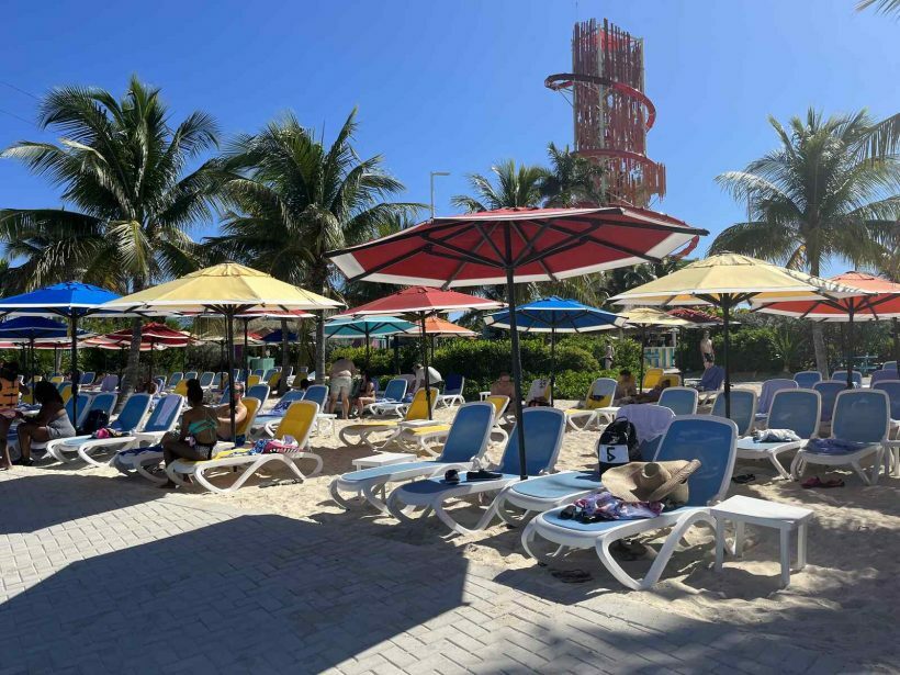 como-e-cococay-ilha-privativa-royal-caribbean-bahamas-caribe-100010-820x615-1