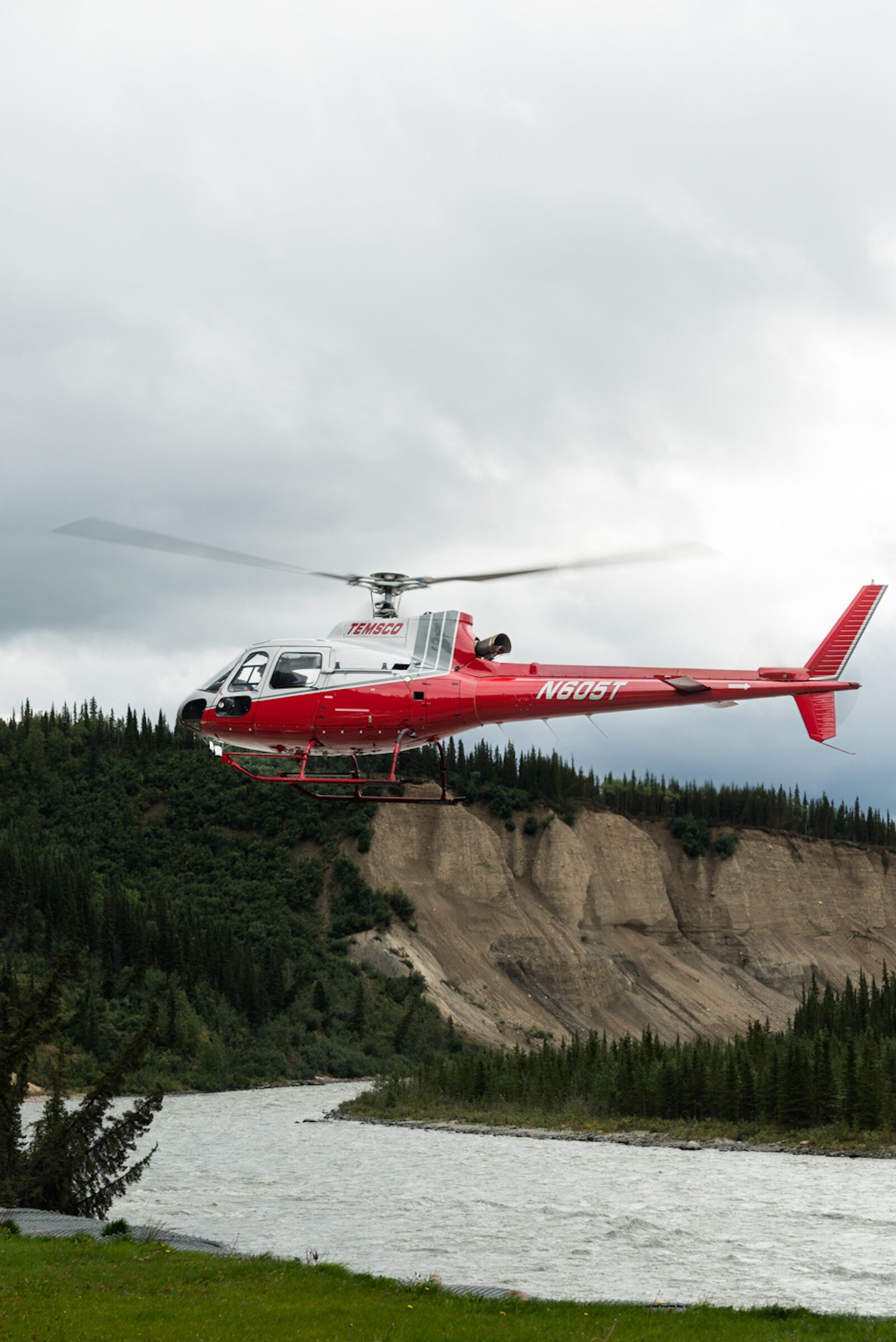 helicoptor-to-denali-backcountry-lodge