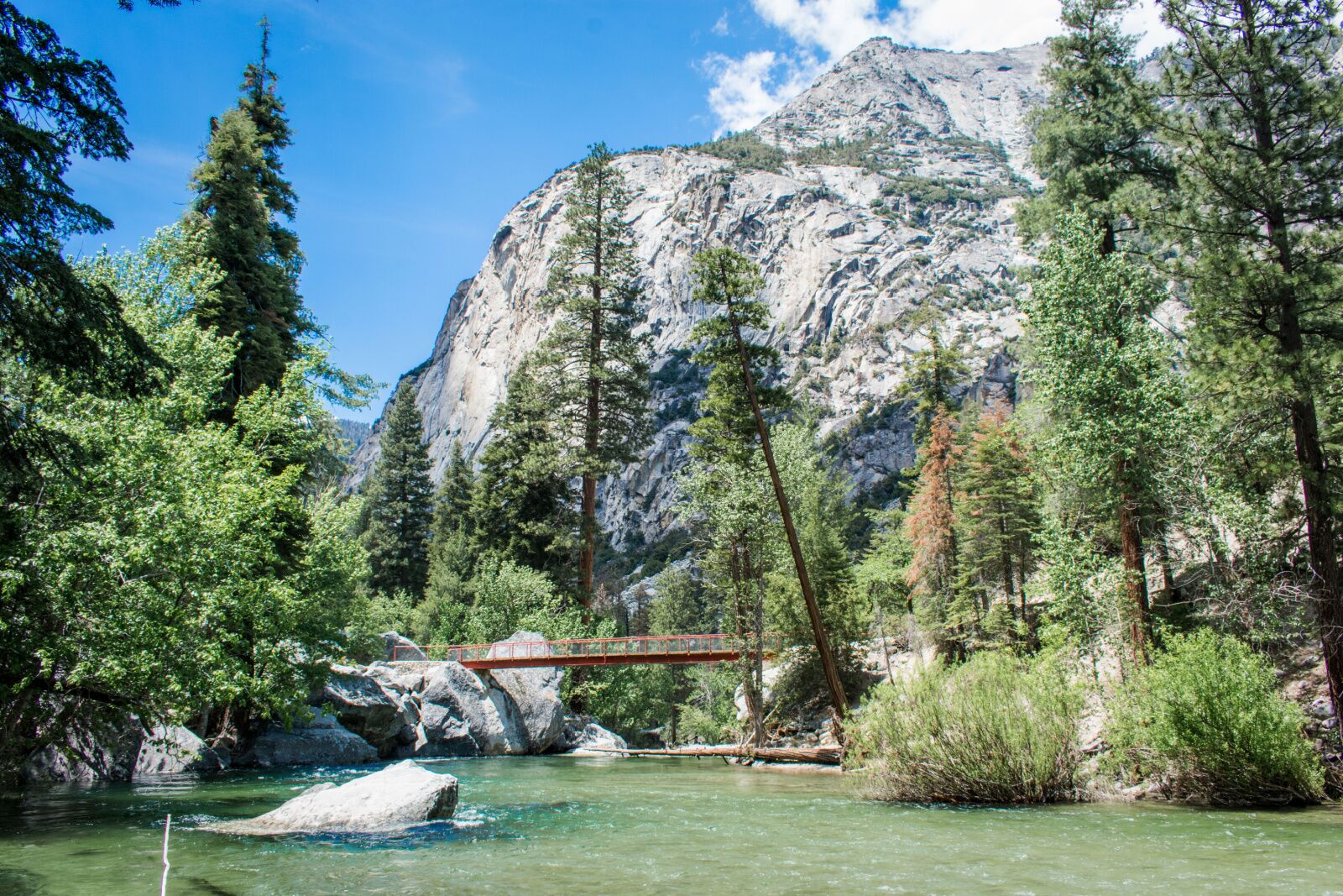 kings-canyon-bridge-majestic-mountain