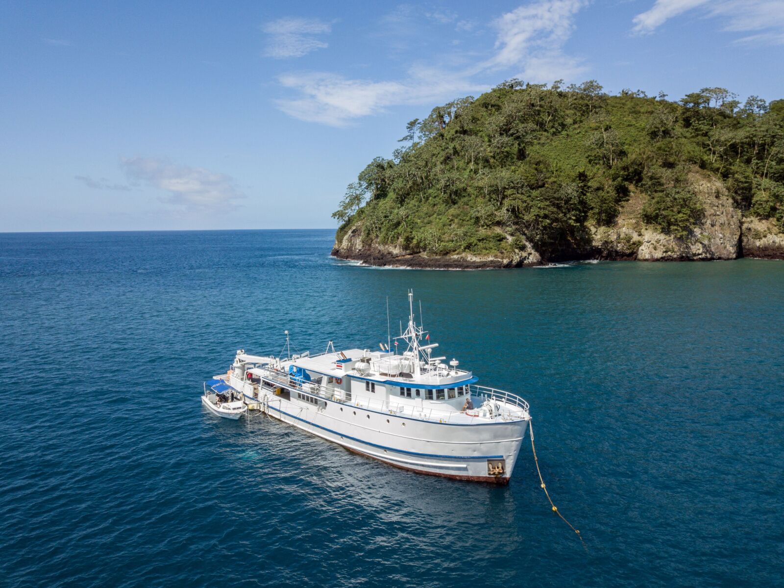liveaboard-cocos-islands-diving