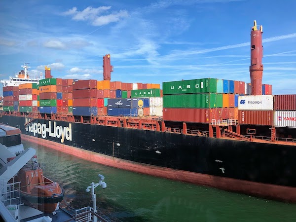 CARGO-SHIP-PORT-EVERGLADES CARGO-SHIP-PORT-EVERGLADES