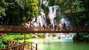 Kuang-Si-Waterfall