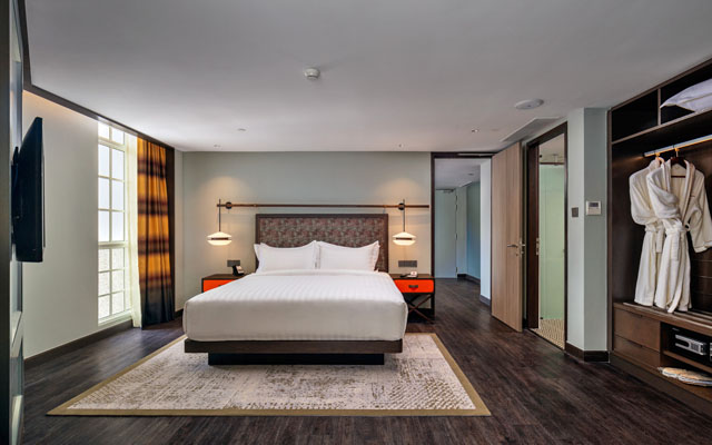 The_George_Penang_Malaysia_Executive_Suite_King_Bedroom_640 The_George_Penang_Malaysia_Executive_Suite_King_Bedroom_640