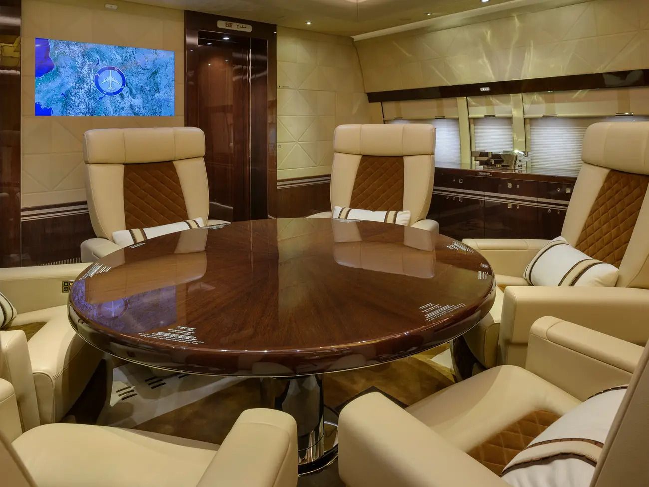 b747-8i-private-jet-lounge-area