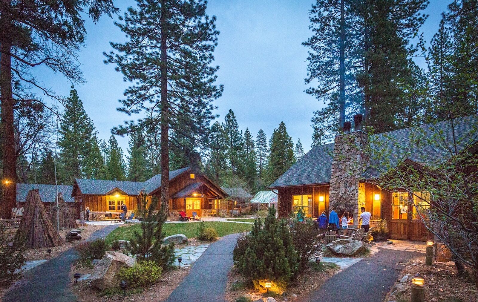 evergreen-lodge-cabins