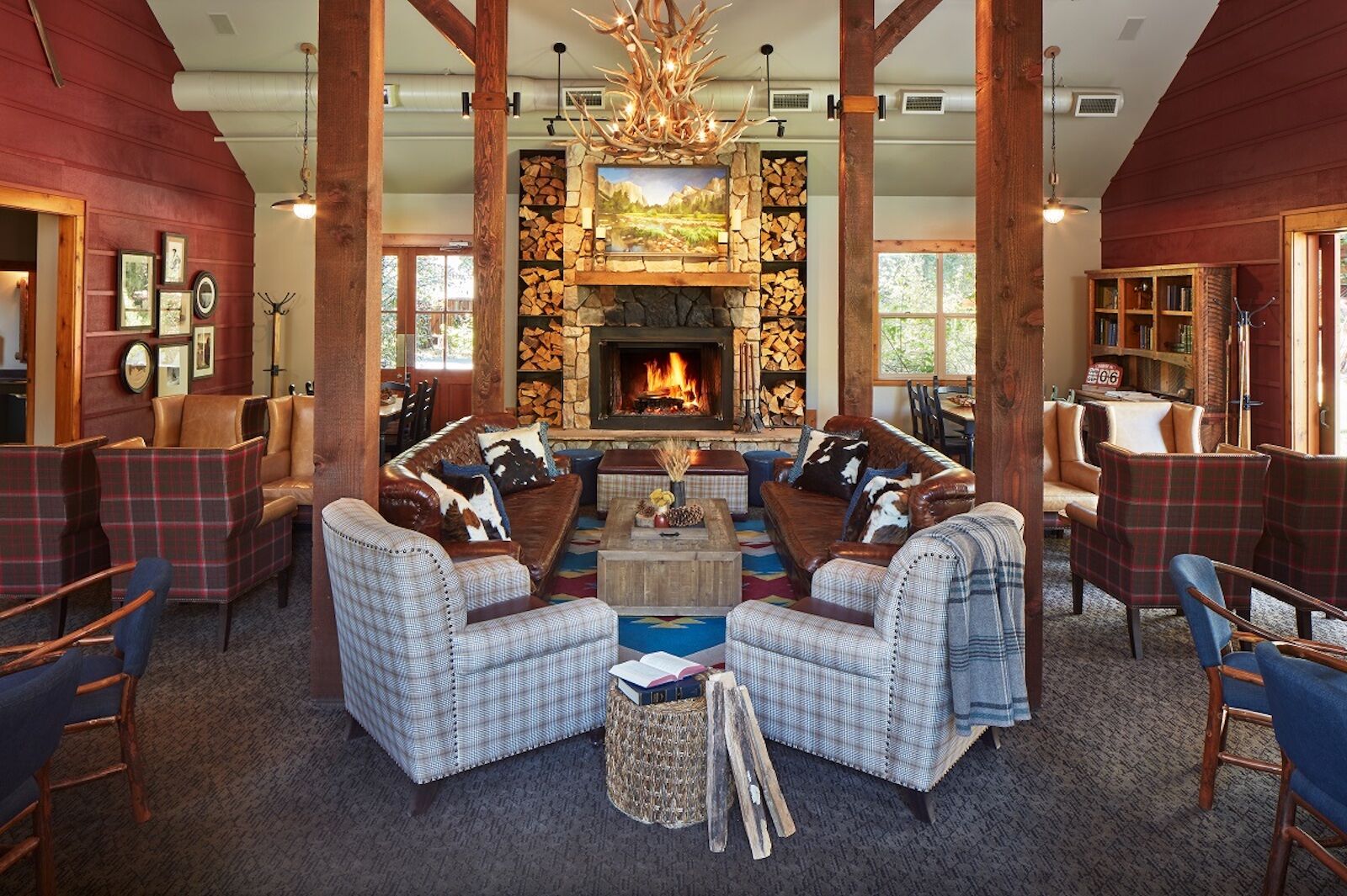 evergreen-lodge-lounge