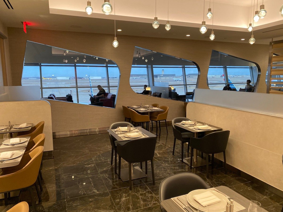 American-Flagship-First-Dining-DFW-11-1 American-Flagship-First-Dining-DFW-11-1