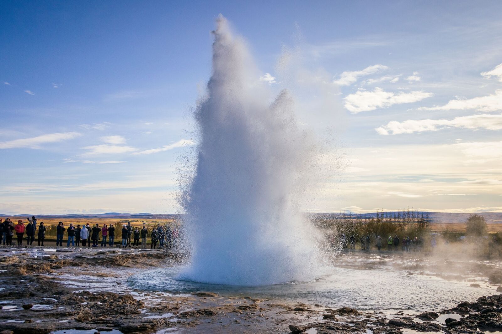 iceland-geyser