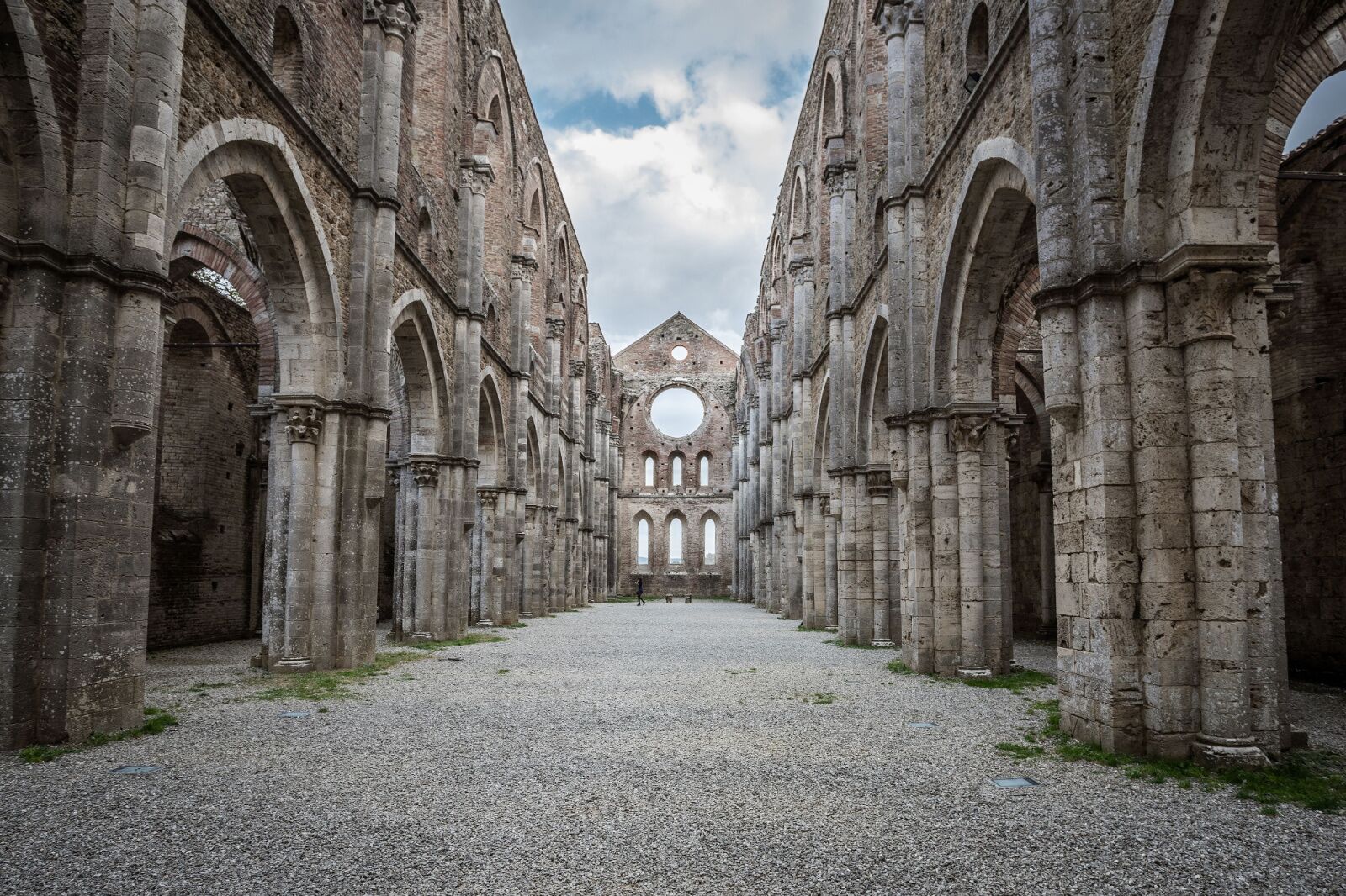 Abbey-of-Saint-Galgano-churches-in-italy