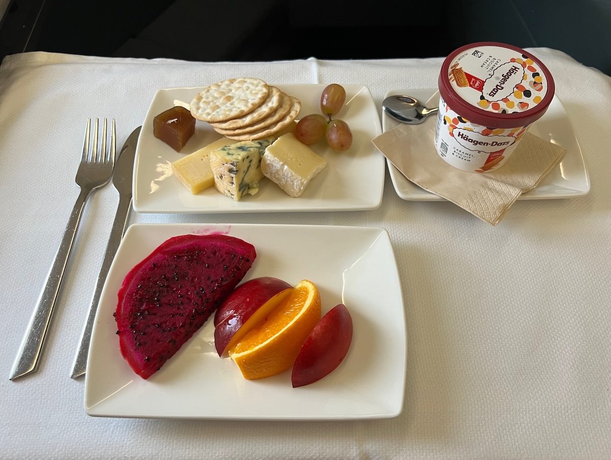 Cathay-Pacific-Business-Class-A350-61