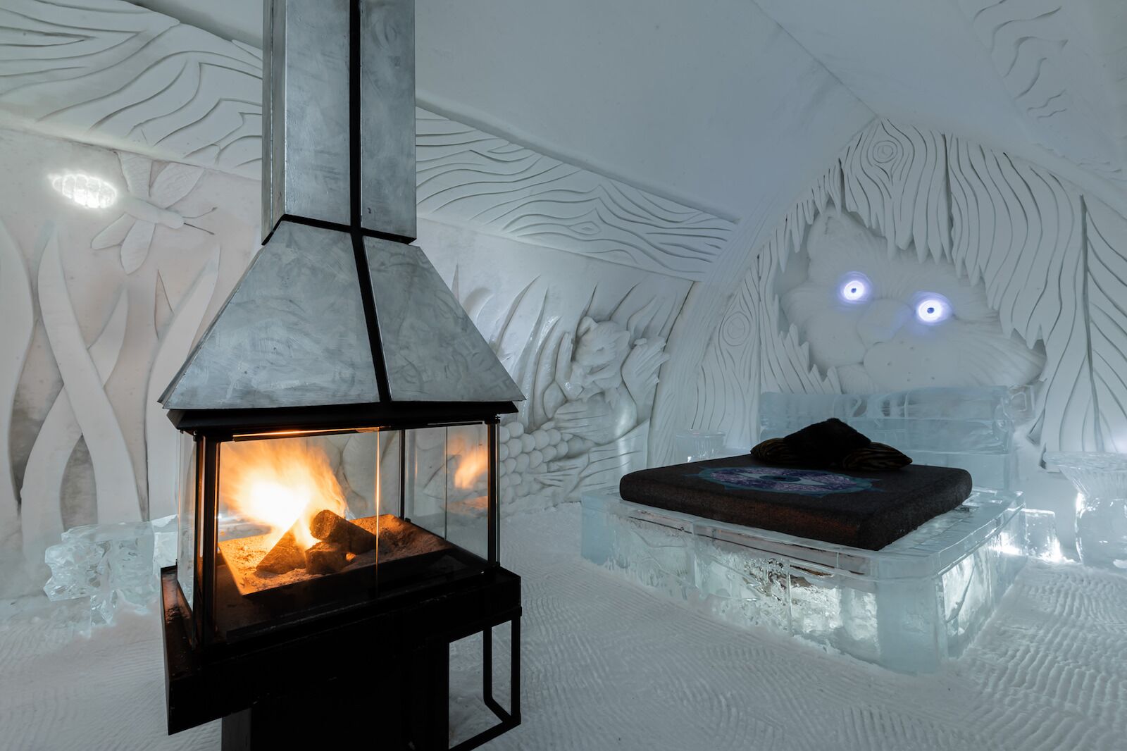 hotel-de-glace-bedroom