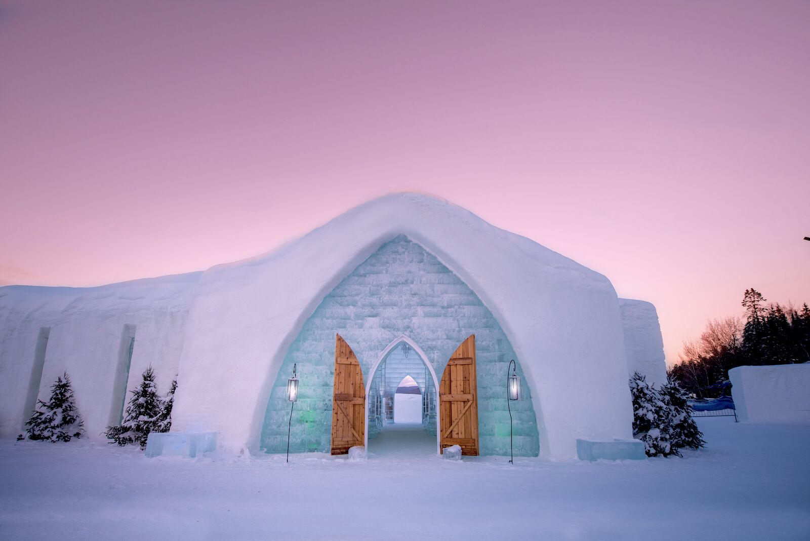 ice-hotel-sunset-hotel-de-glace
