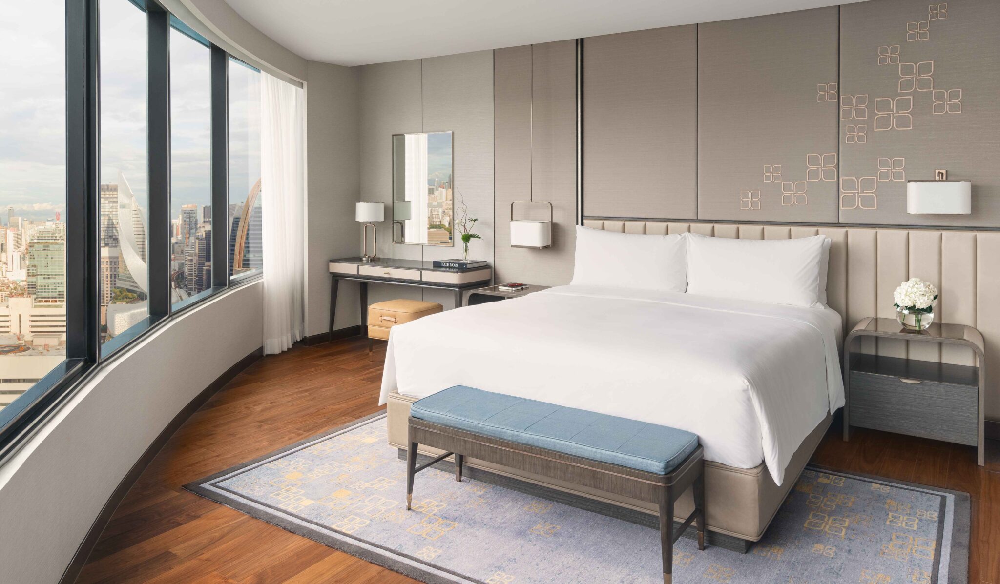 3dc0cc99-intercontinental-bangkok_junior-suite-room_01-scaled-1 3dc0cc99-intercontinental-bangkok_junior-suite-room_01-scaled-1