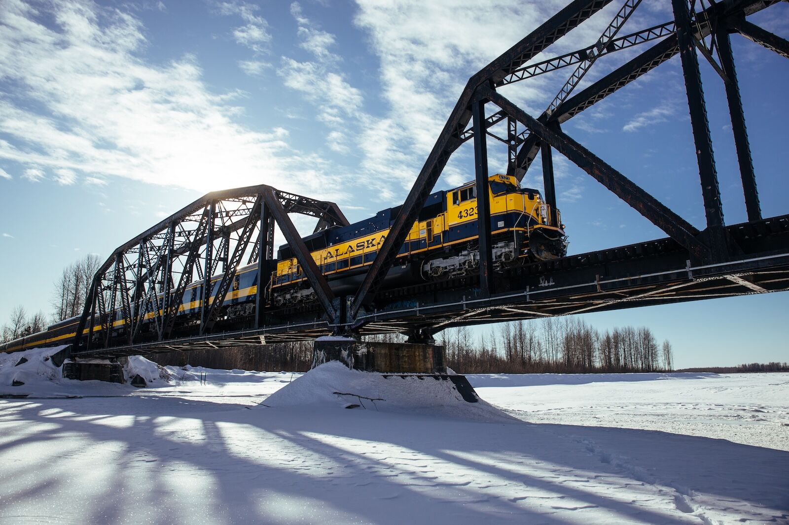 Alaska-Aurora-Winter-Train-Bridge