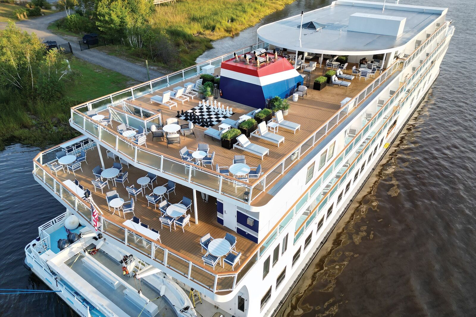 American-Cruise-Lines-Coastal-Cat-ship-sun-deck