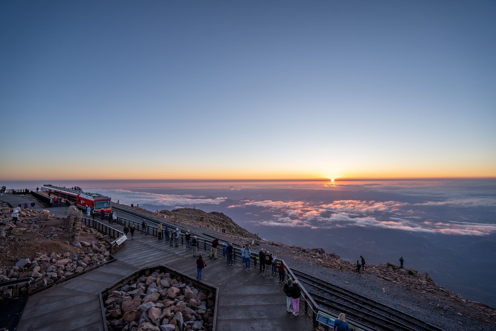 Sunrise-Train-Pikes-Peak-Cog-Railways
