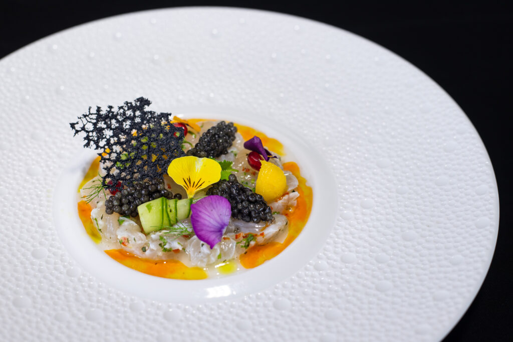 anantara-kihavah-maldives-villas-caviar-indulgence-at-sea-fresh-lobster-ceviche-1024x683-1