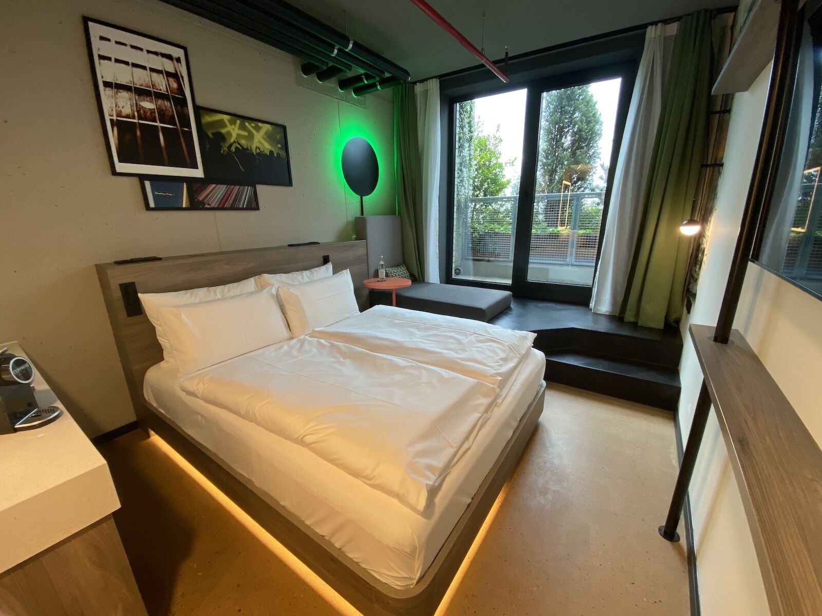 Hamburg-Bunker-Hotel-Room-2