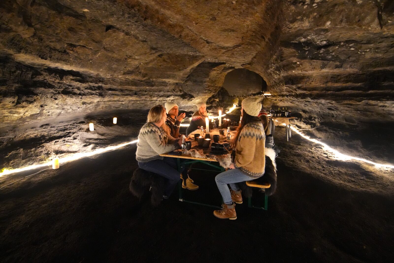 ranga-cave-dinner-