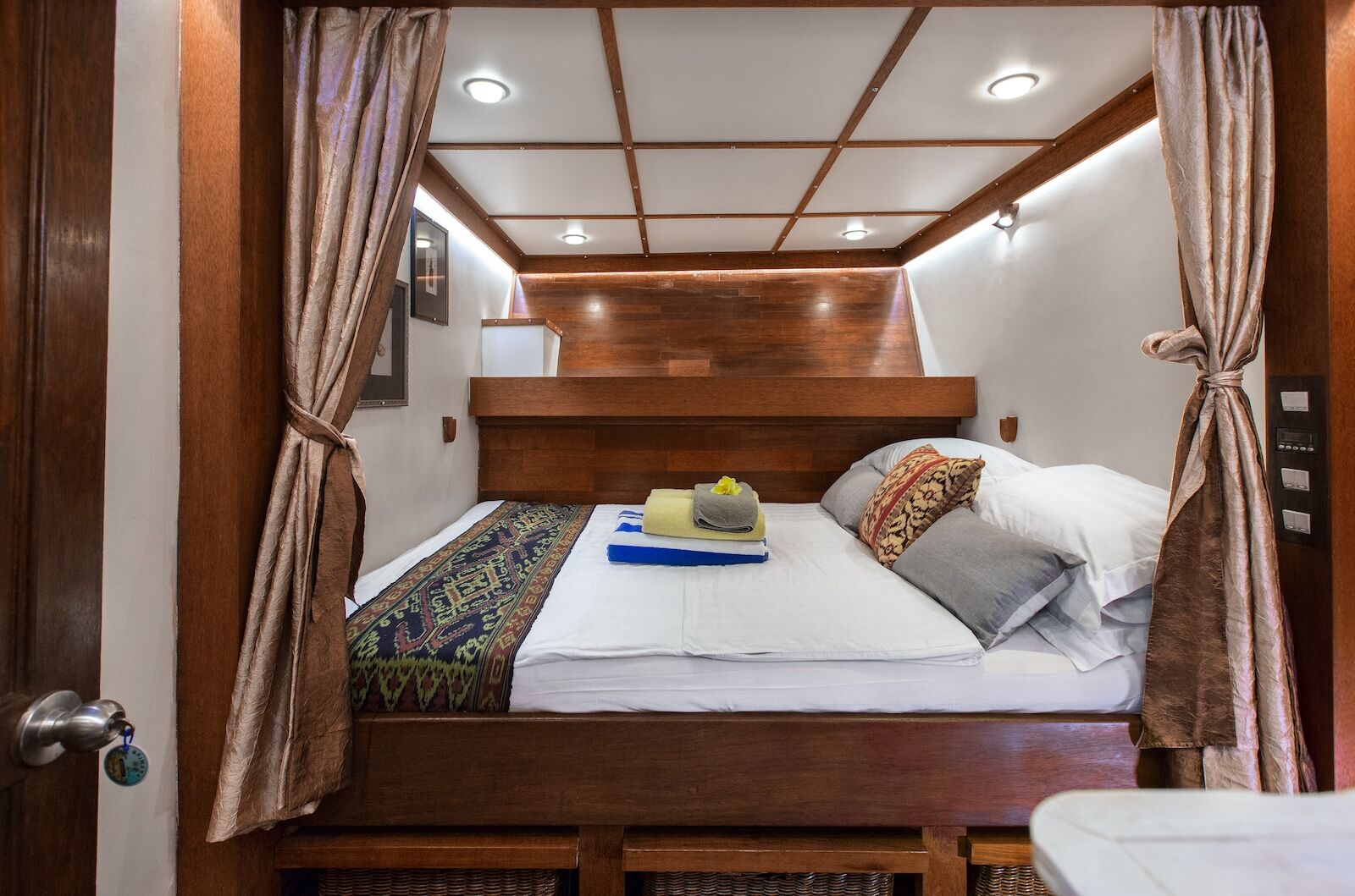 6-Double-Cabin
