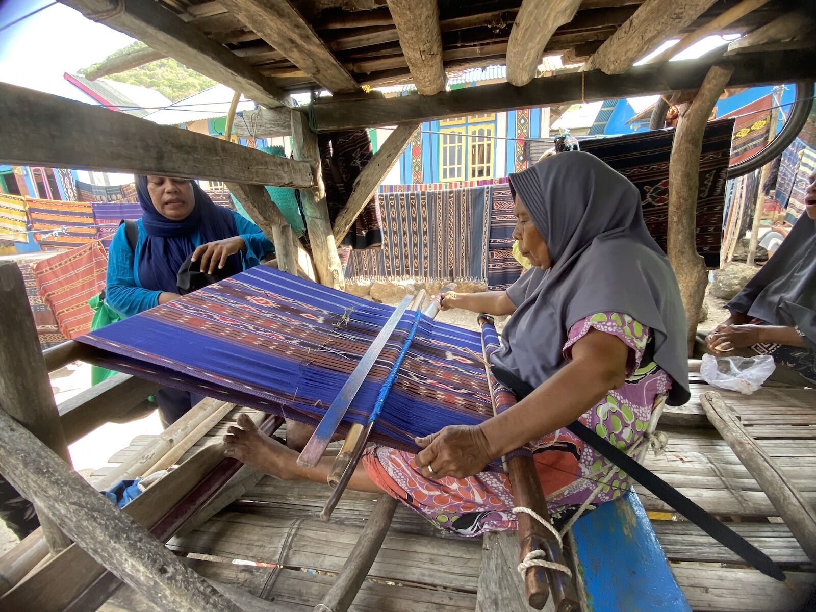 woman-weaving