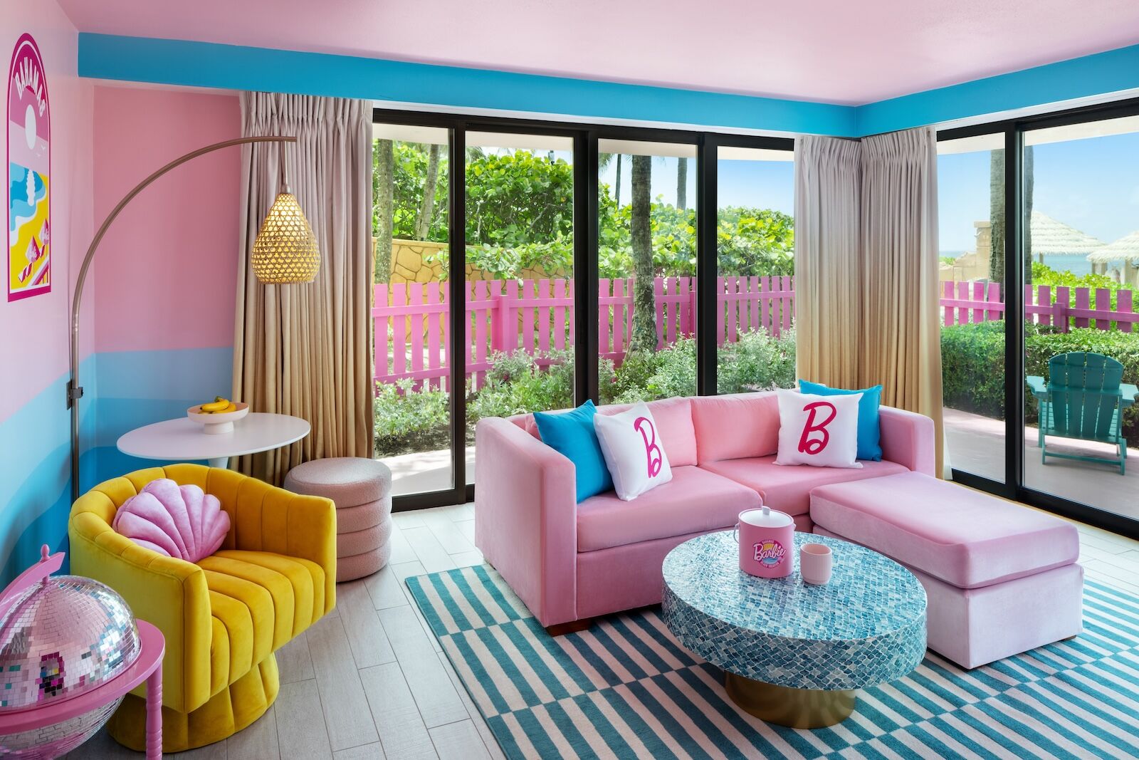Atlantis_Barbie_Beach_Vacation_Suite1