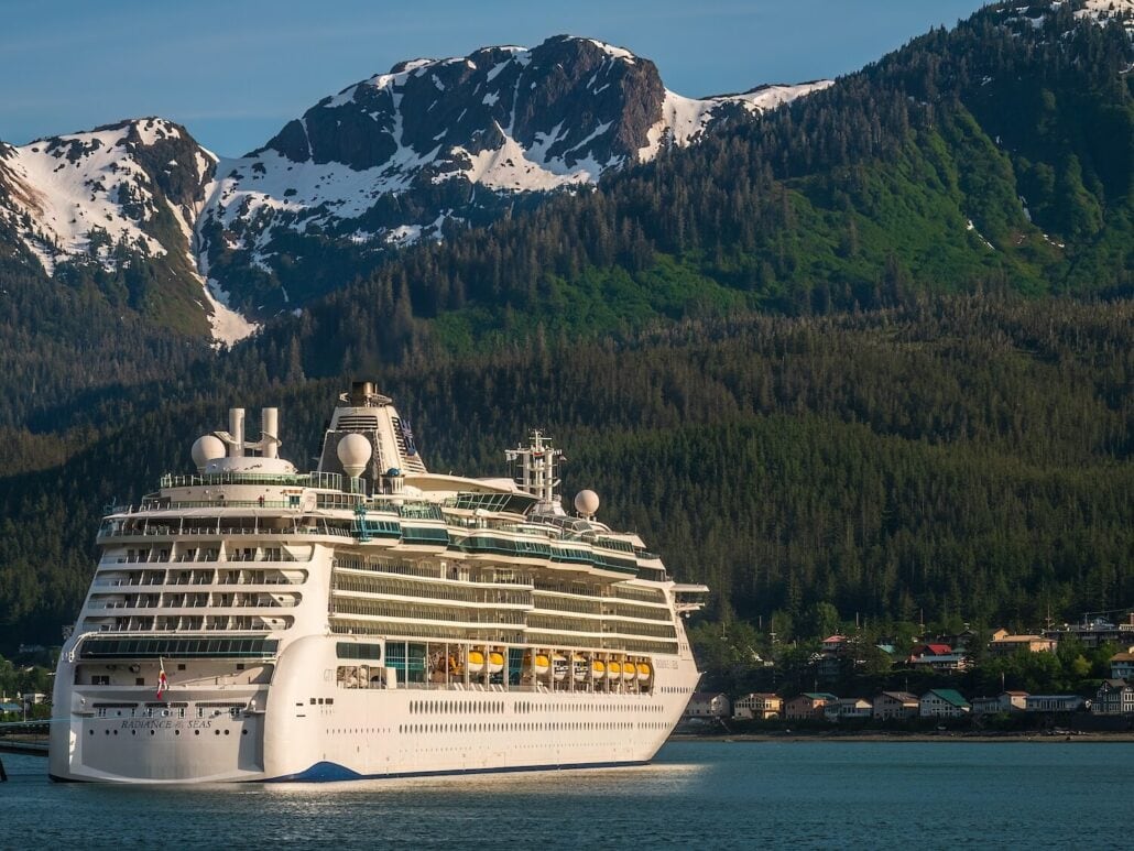 ROYAL-CARIBBEAN-JUNEAU-ALASKA-1030x773-1 ROYAL-CARIBBEAN-JUNEAU-ALASKA-1030x773-1