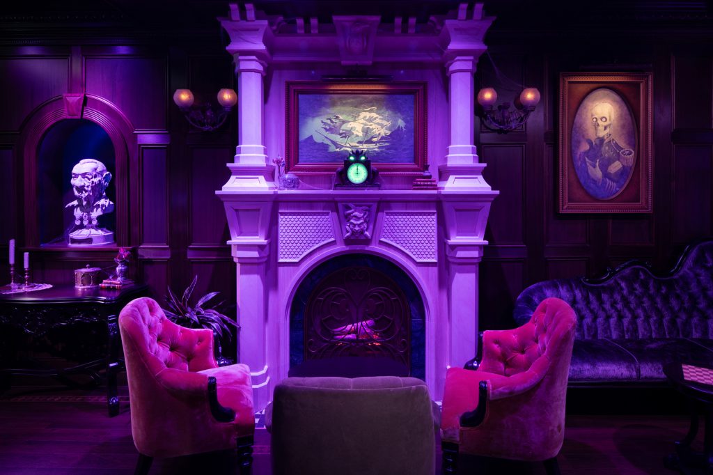 9.Disney-Treasure-Haunted-Mansion-Parlor-3-1024x682-1