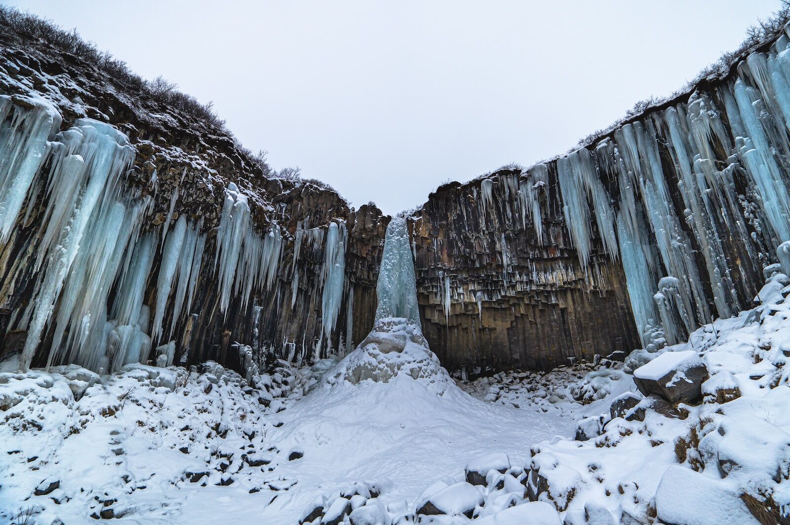 Svartifoss-Iceland-Waterfalls-in-Winter-3