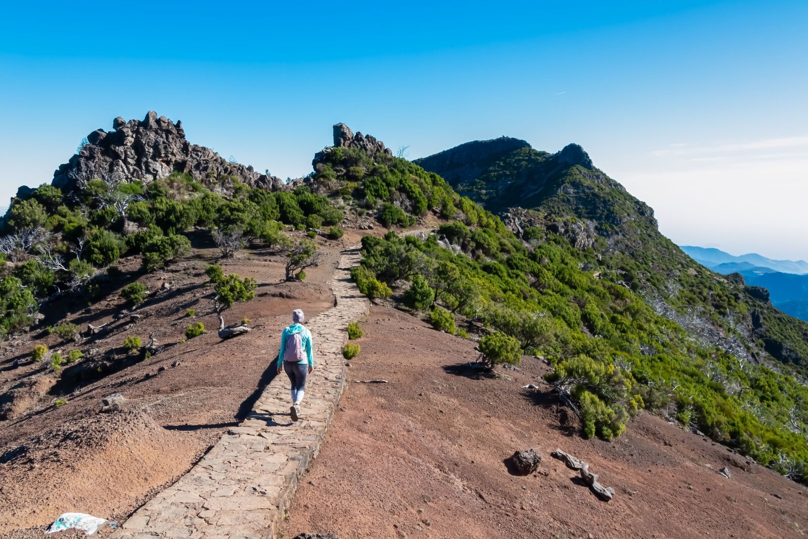 madeira-hiker-highest-point