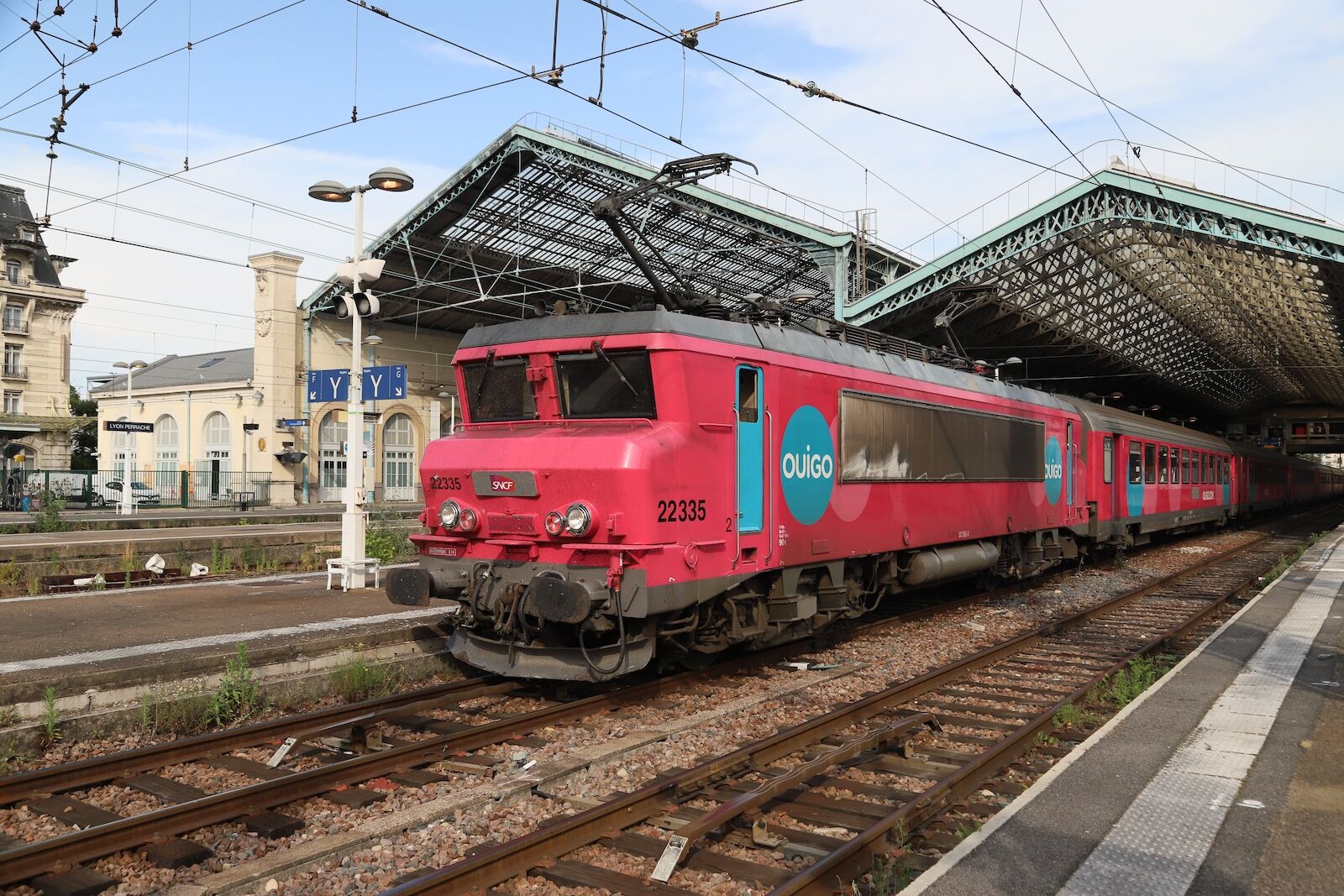 OUIGO-classic-train-pink