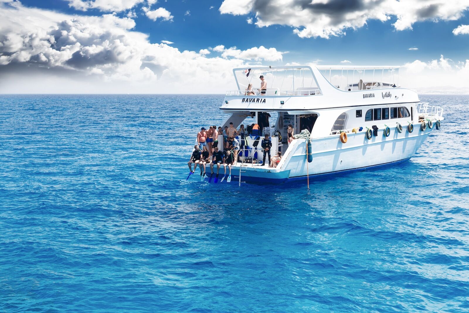 dive-boat-