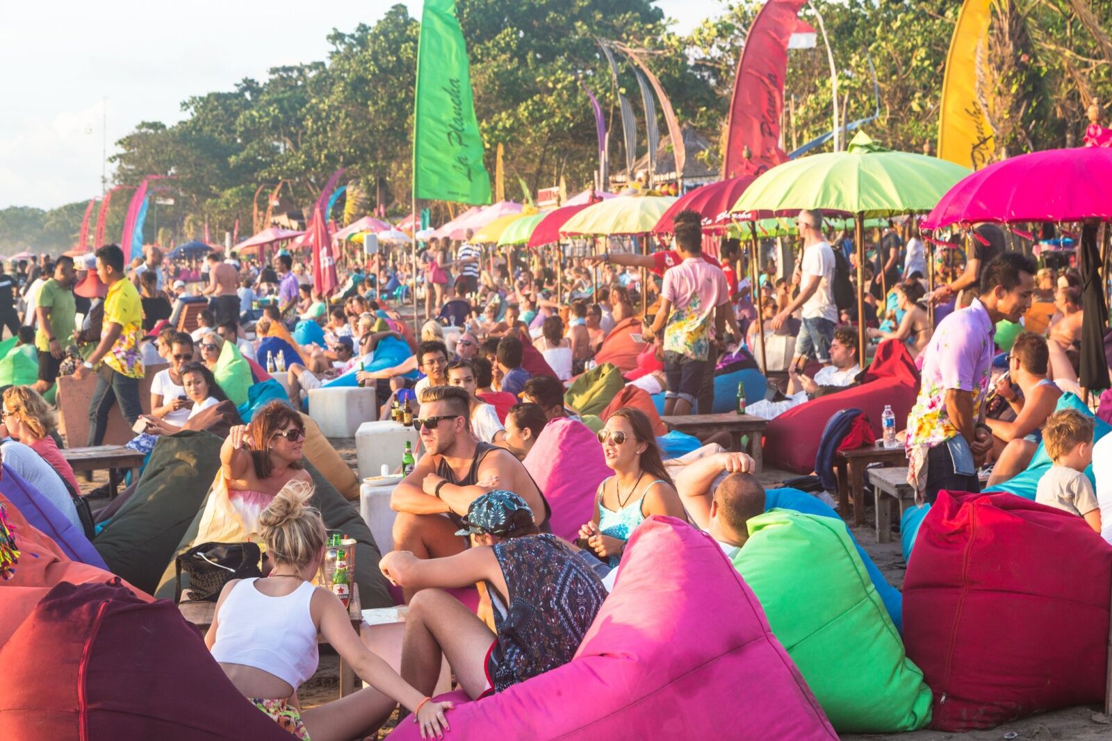 bali-crowded-beach