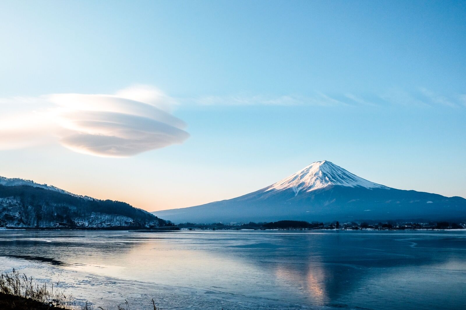 fuji-and-cloud