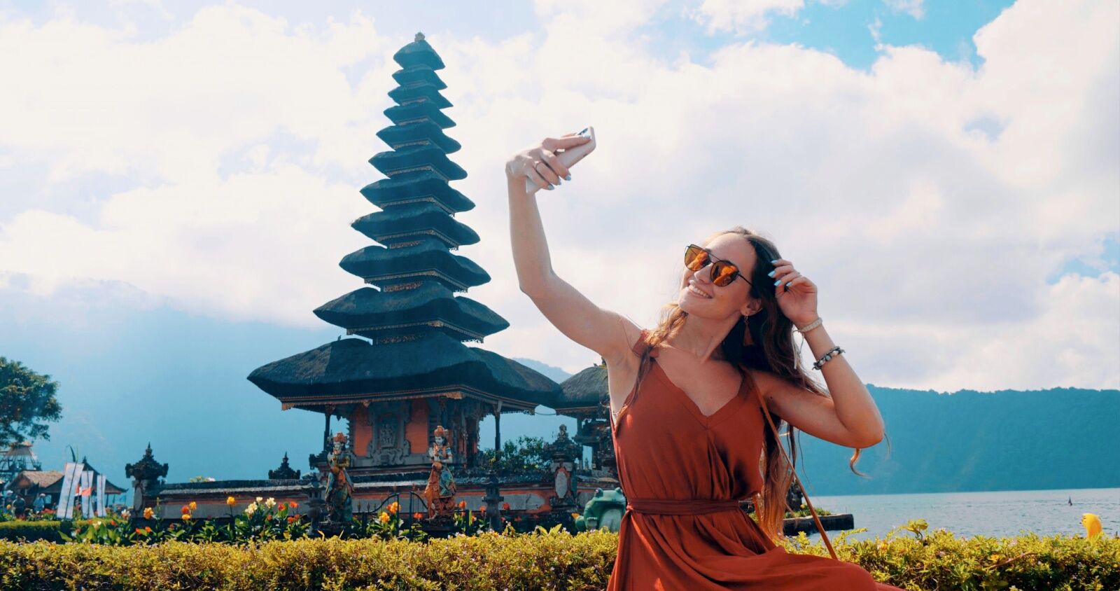 selfie-taker-at-temple-2