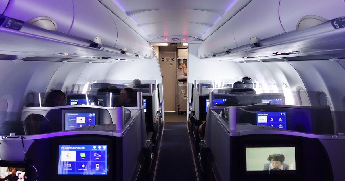 social-comfortable-airlines