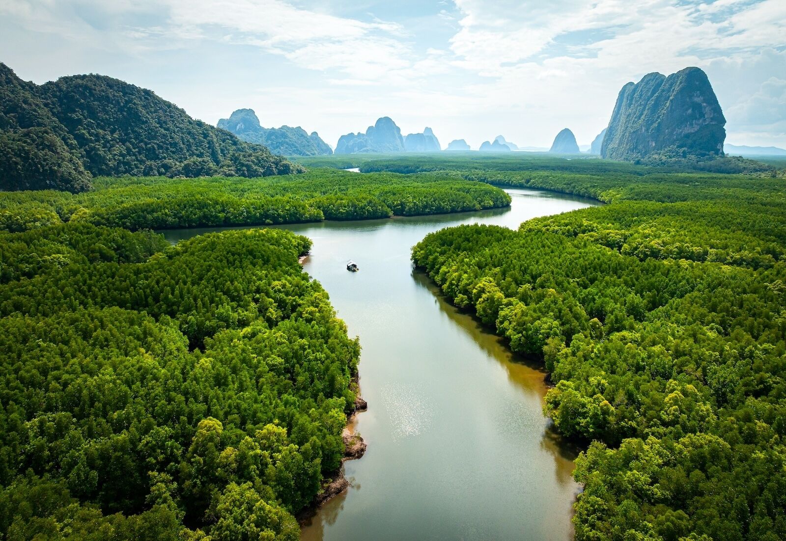 shutterstock_2618536479-2