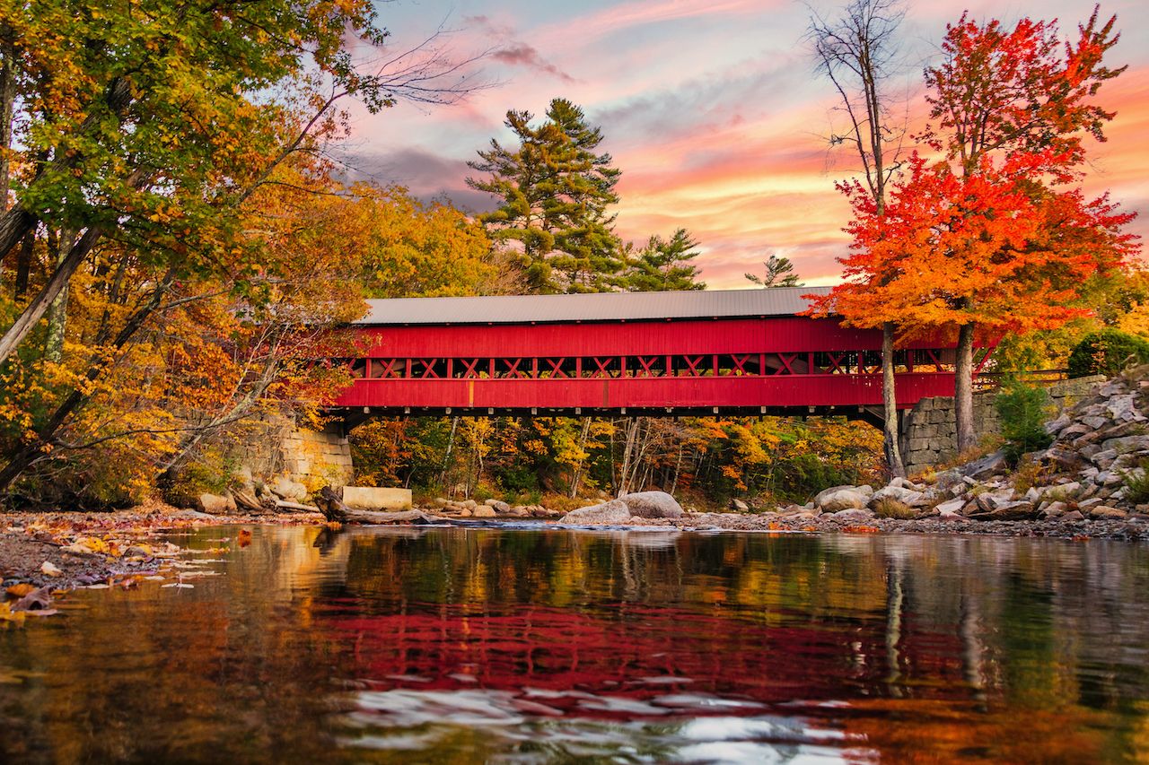 beautiful-red-covered-bridge-in-new-england