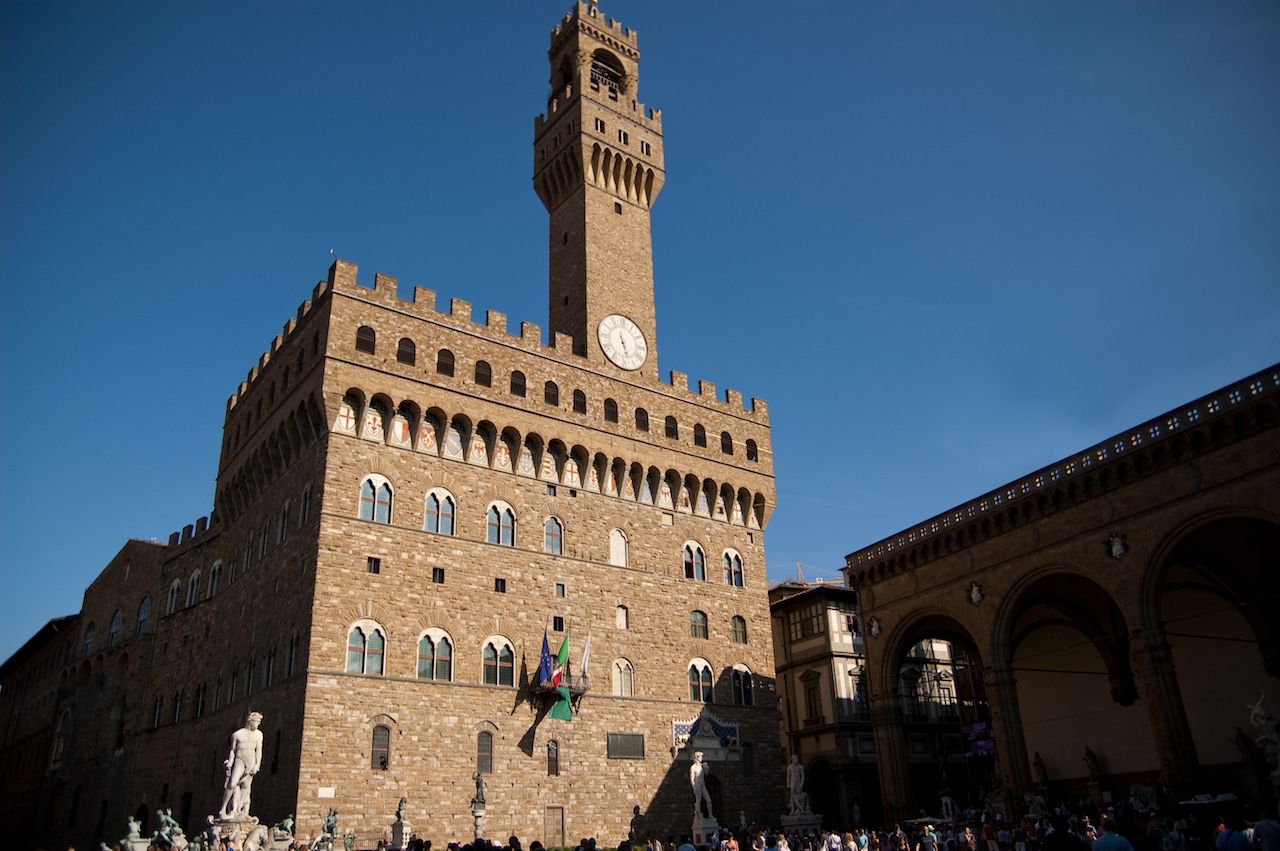 Palazzo-Vecchio-in-Firenze-Firenze-Italy-with-a-beautiful-blue-sky Palazzo-Vecchio-in-Firenze-Firenze-Italy-with-a-beautiful-blue-sky
