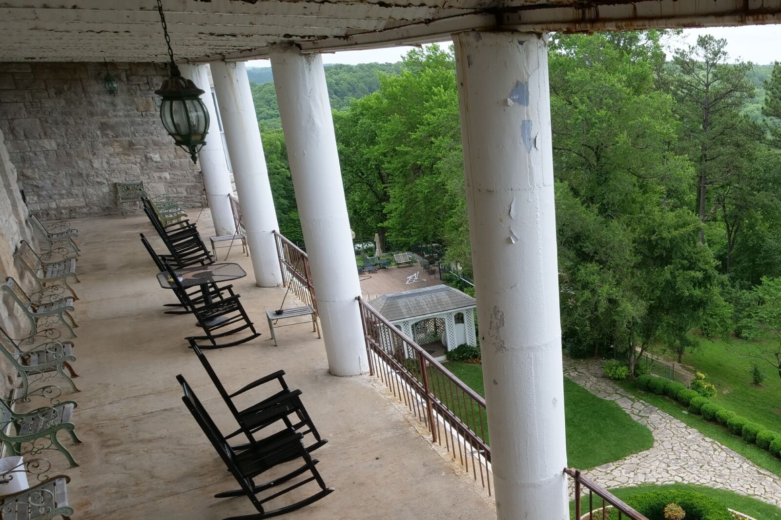 haunted-hotels-stay-10