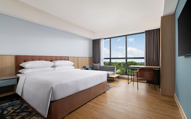Four-Points-by-Sheraton-Pontianak-Deluxe-King-Bedroom-640 Four-Points-by-Sheraton-Pontianak-Deluxe-King-Bedroom-640