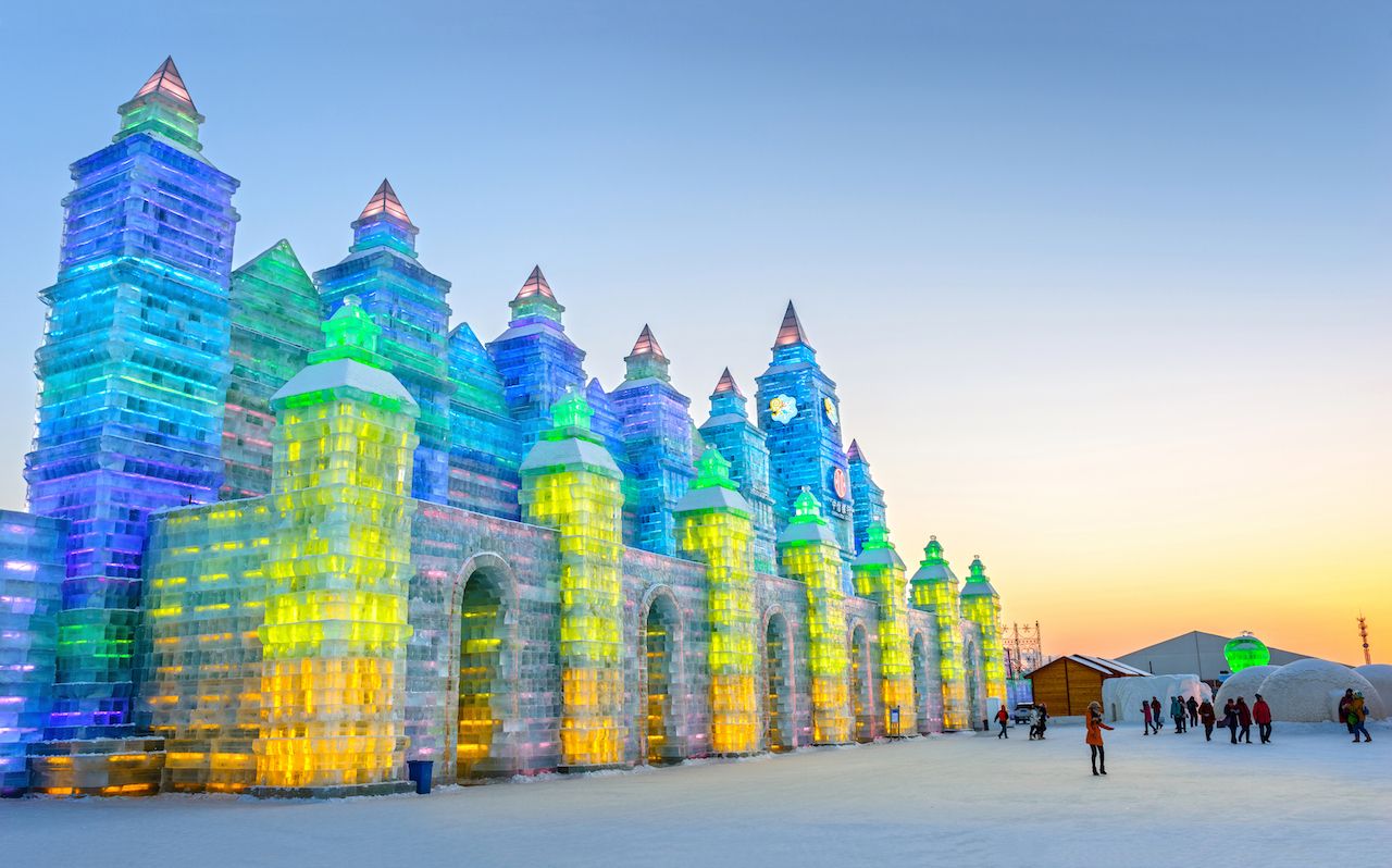 Harbin-ice-festival-sculpture-lit-up