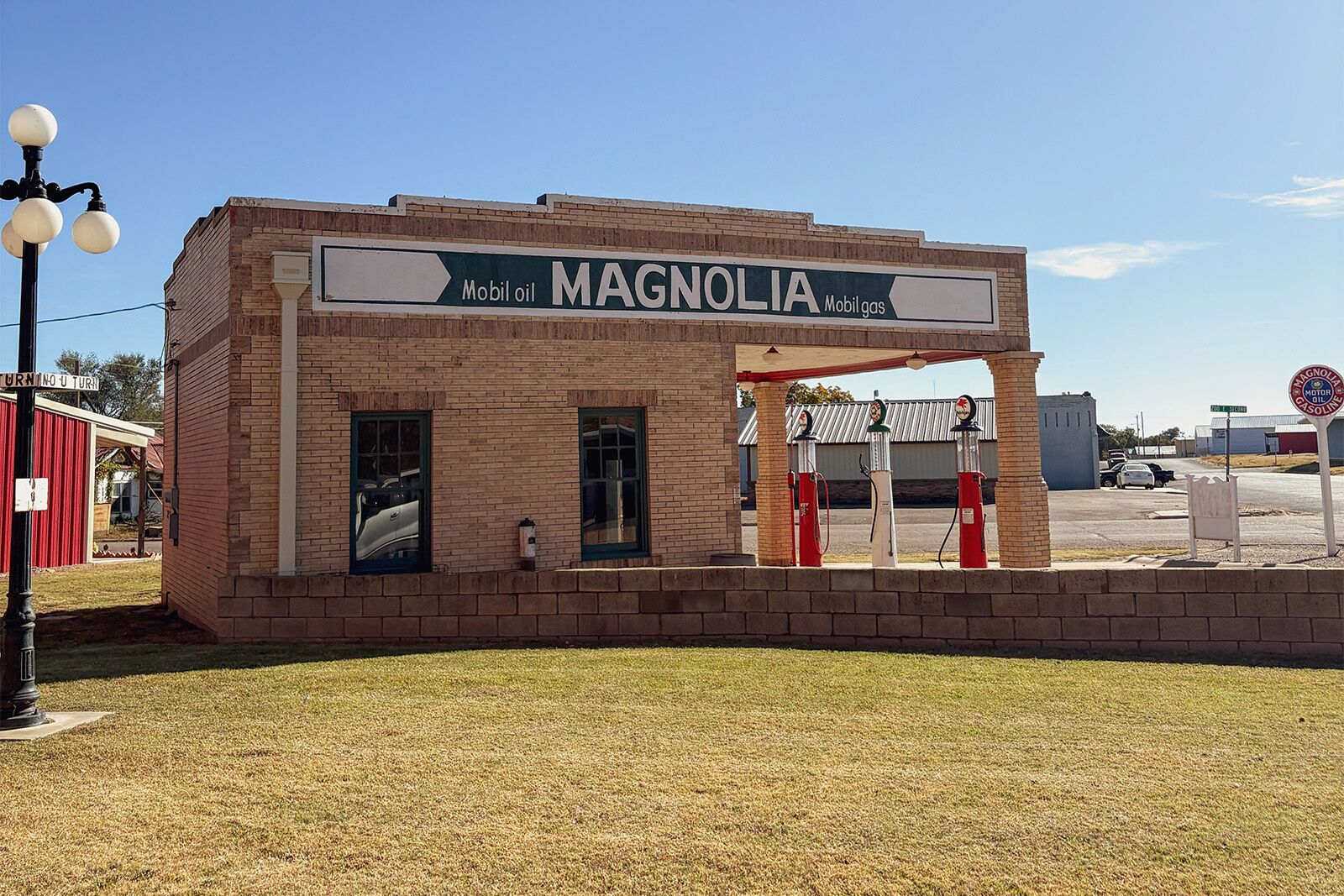Magnolia-gas-station