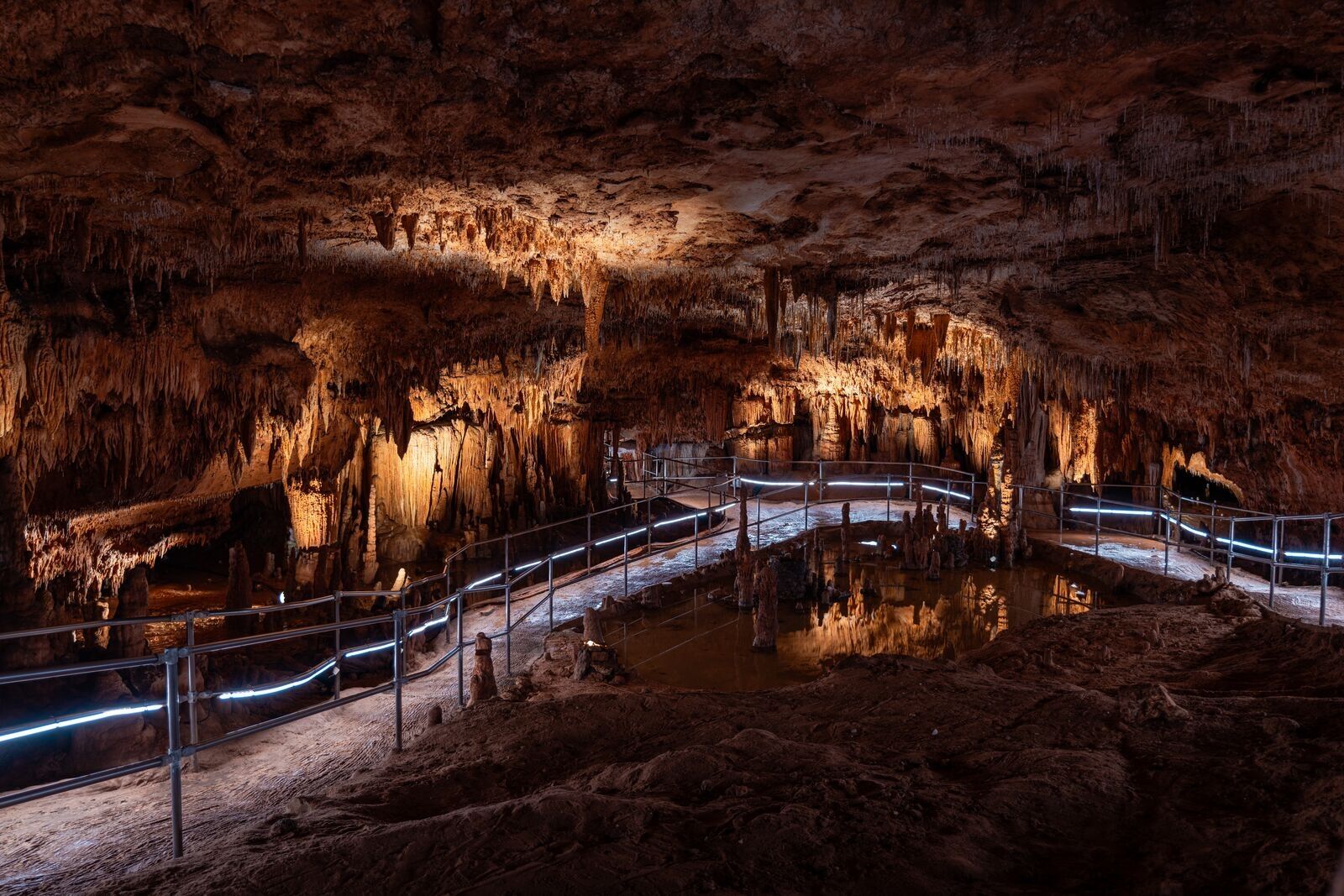 large-Onondaga-Cave-State-Park