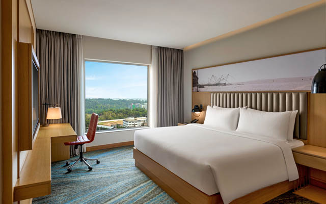Courtyard-by-Marriott-Kochi-Infopark_Deluxe-Bedroom_King-640 Courtyard-by-Marriott-Kochi-Infopark_Deluxe-Bedroom_King-640