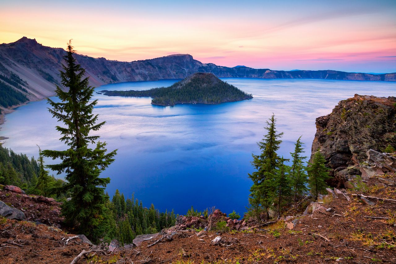 Crater-Lake-National-Park-in-Oregon-USA