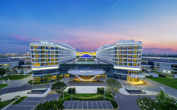 Hotel_Exterior_Hilton_4